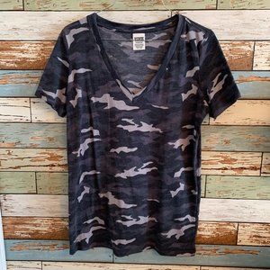VS Pink | Grey Camo V-neck Tee Sz S